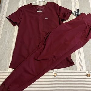 Figs Burgundy Scrub Set